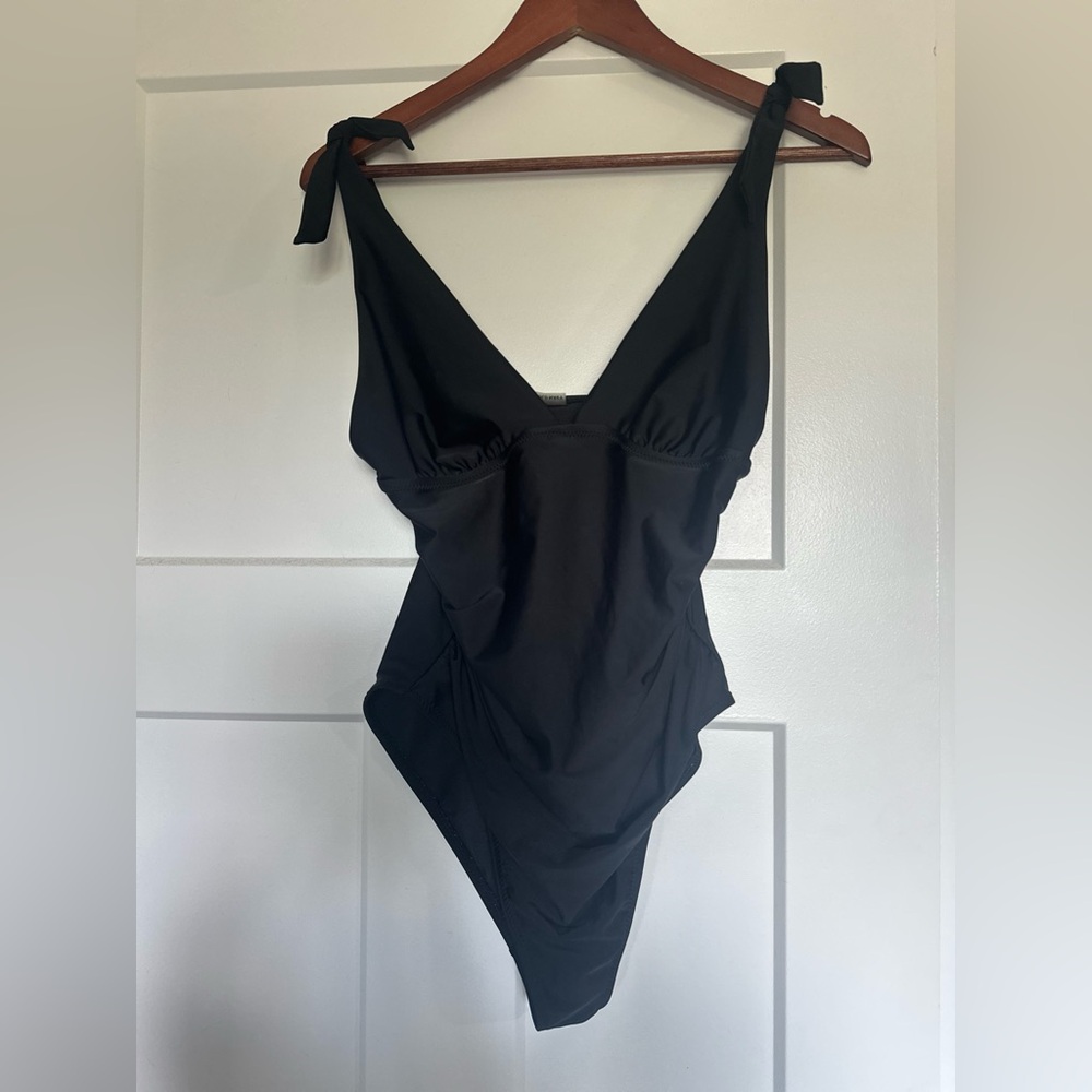 Old Navy Black Women's One Piece Swimsuit
